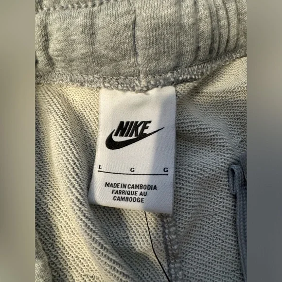 NIKE SPORTSWEAR AIR FRENCH TERRY SHORTS FN7701-063 HEATHER/IRON GREY - Picture 8 of 12